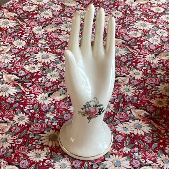 VTG Porcelain Ring Holder - Picture 1 of 5